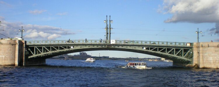 Архитектура Дворцового моста