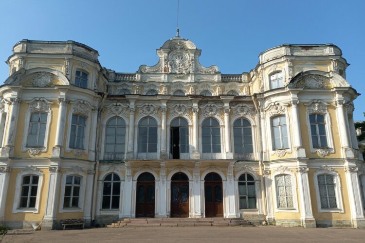 Архитектура дворца в Знаменке