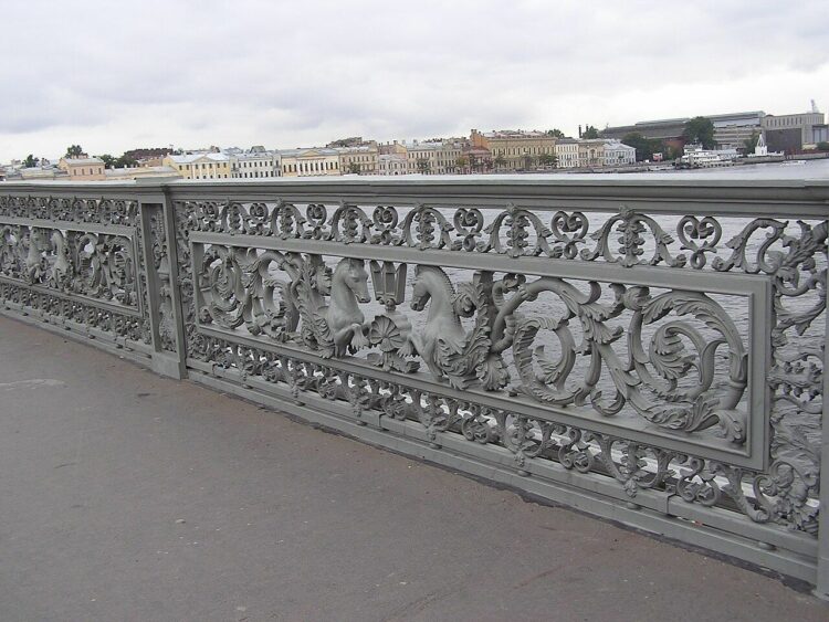 Ажурные перила Благовещенского моста