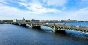 Троицкий мост в Санкт-Петербурге