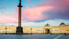 Дворцовая площадь в Санкт-Петербурге