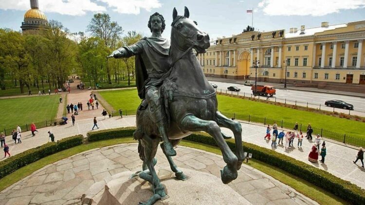 Памятник «Медный всадник» в Санкт-Петербурге сверху