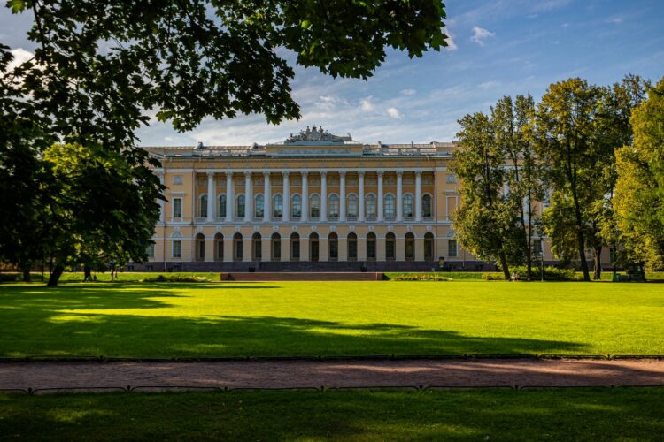 Достопримечательности Михайловского сада в Санкт-Петербурге