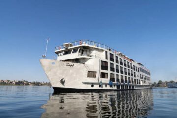 Вы сейчас просматриваете Пламя на реке: сильнейший пожар возник на круизном лайнере, шедшем по Нилу