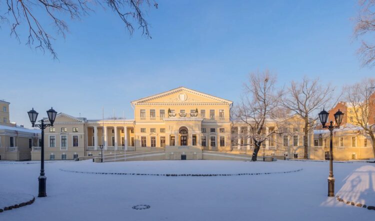 Юсуповский сад зимой
