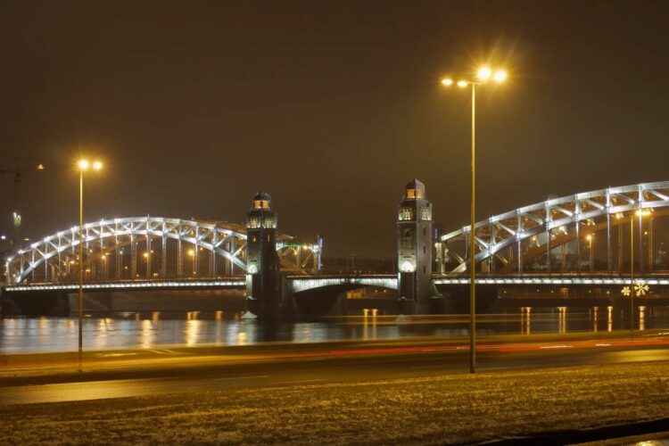 Большеохтинский мост ночью