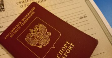 Правила изменились: поездки детей за границу по свидетельству о рождении стали невозможны
