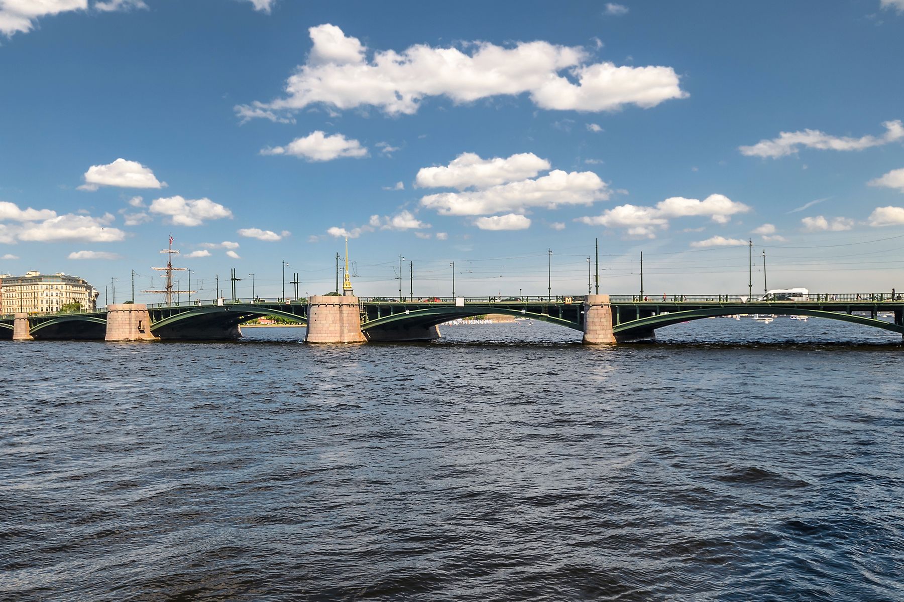 Биржевой мост в Санкт-Петербурге