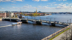 Биржевой мост в Санкт-Петербурге