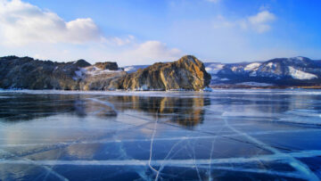 Вы сейчас просматриваете Роковая экскурсия: на Байкале погибли туристы, провалившись под лёд вместе с автомобилем