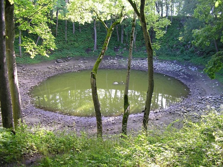 Кратер Каали в Эстонии