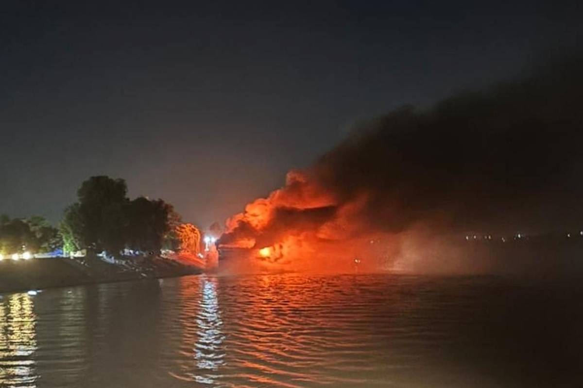 Сотни пассажиров эвакуированы: сильнейший пожар возник на круизном лайнере, шедшем по Нилу