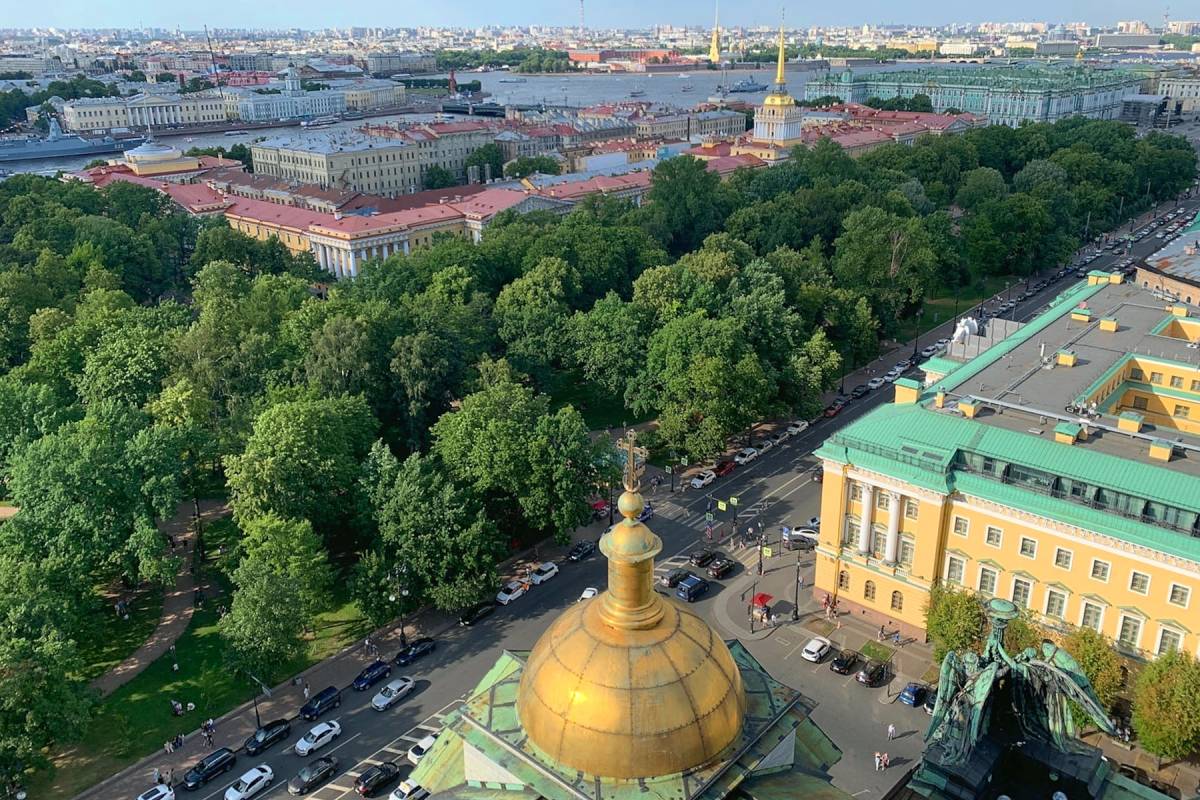 Александровский сад в Санкт-Петербурге