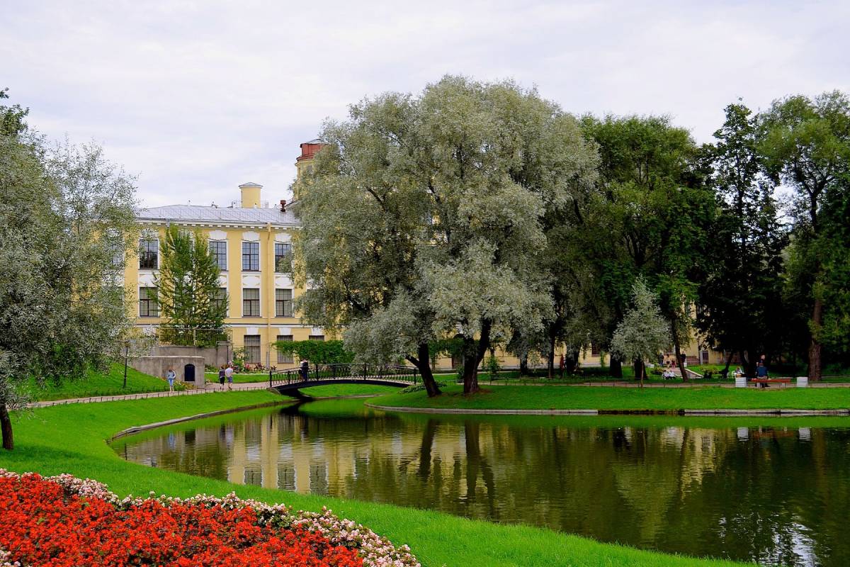 Юсуповский сад в Санкт-Петербурге