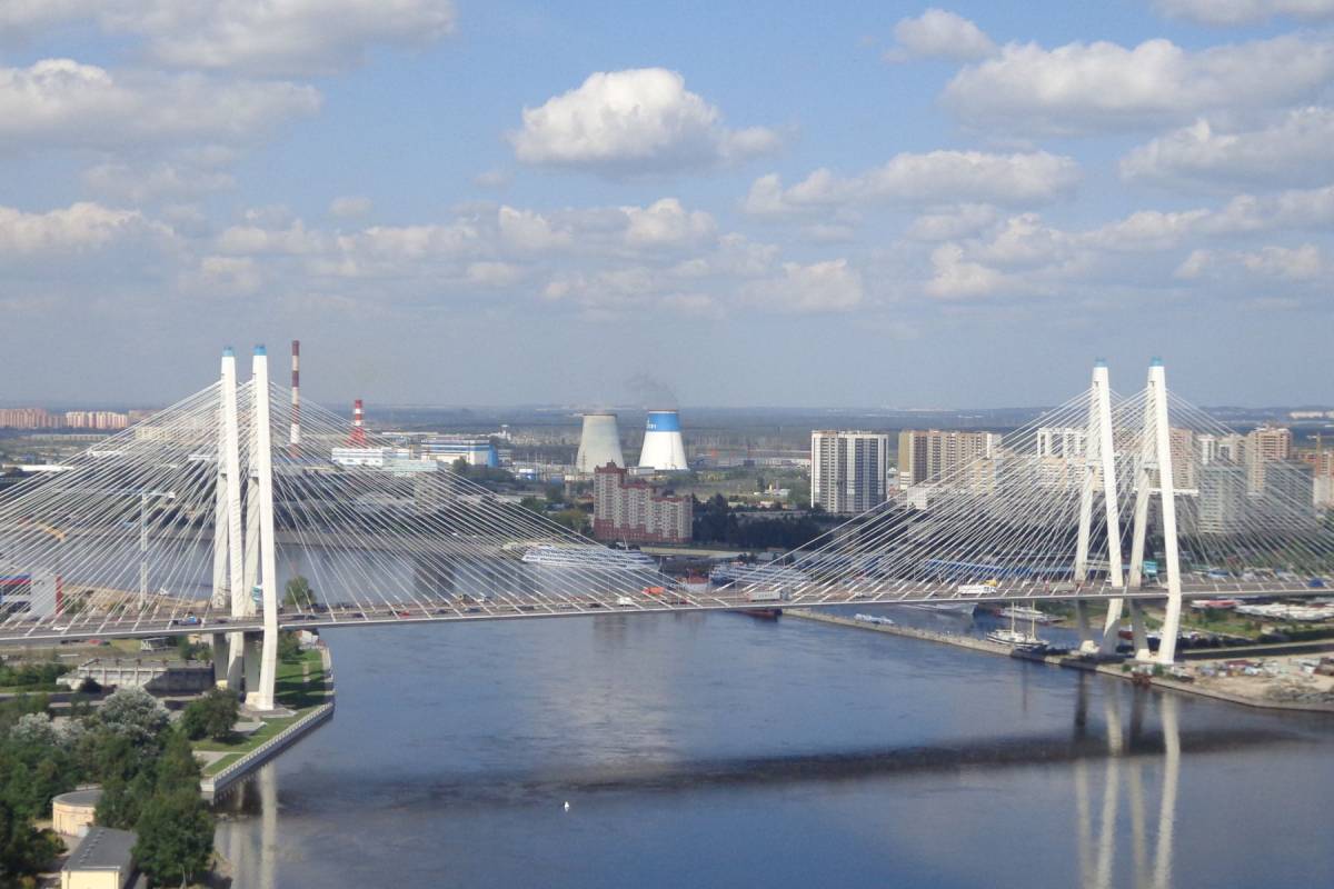 Большой Обуховский мост в Санкт-Петербурге