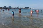 Очистили пляжи и море: купальный сезон в Анапе официально открылся